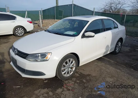 2013 Volkswagen Jetta Se z USA, uszkodzony, nr VIN 3VWDP7AJ8DM361876
